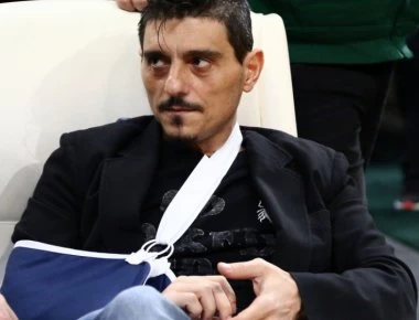Χαμός με το ποστάρισμα του Δ.Γιαννακόπουλου – Αφίσα με κότες για τον Ολυμπιακό (φώτο)